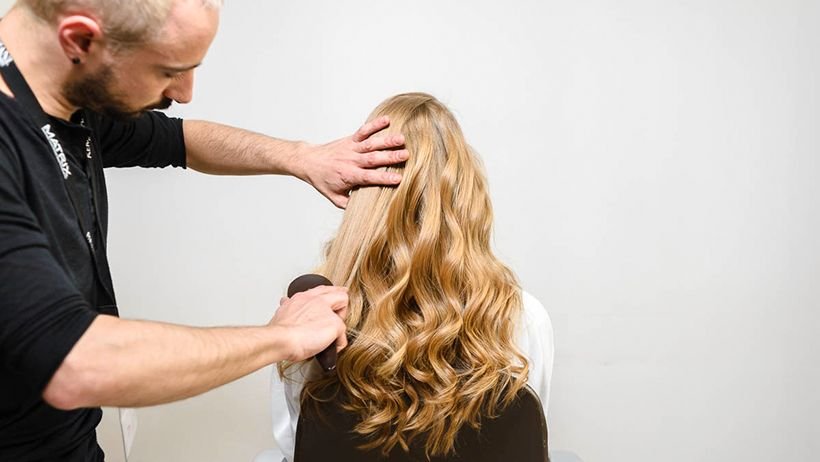 Ilustração do Tutorial Hollywood Glam Waves Kérastase